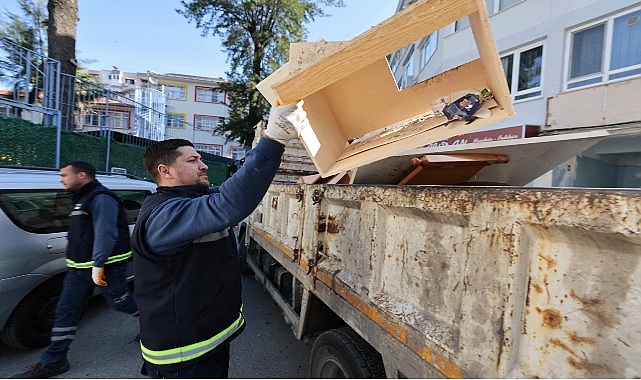 Konak’ta mobilya atıkları ücretsiz toplanıyor