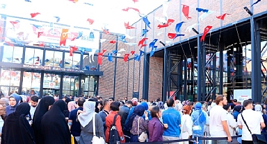 Bu kuyrukta imza mutluluğu var