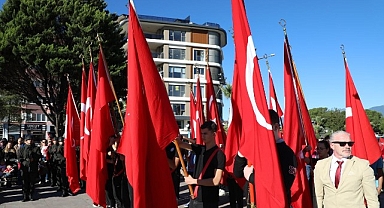 Edremit’te Cumhuriyet’in 102. Yılı Coşkuyla Kutlandı