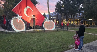 Kemer Belediyesinden Atatürk’ü anma köşesi