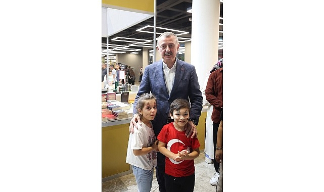 Büyükakın, 7’den 70’e tüm kitapseverlere teşekkür etti